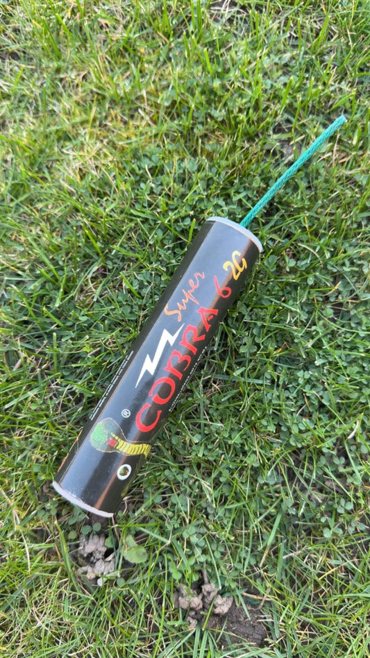 Cobra 6 28g Firecracker - UK Pyro